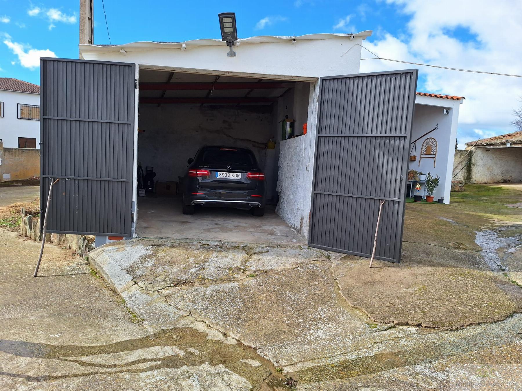 For sale of house in Berrocal de Huebra