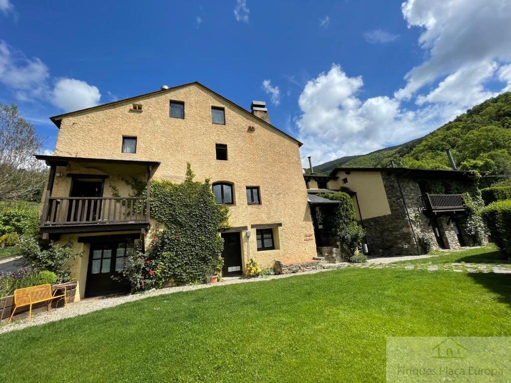 For sale of hotel in Planoles