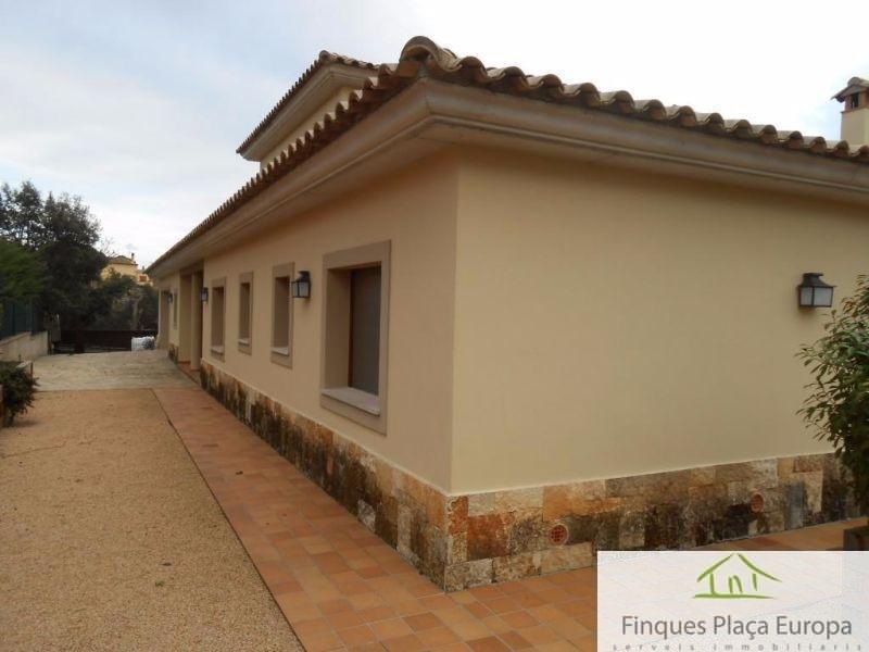 Venda de casa a Santa Cristina D´aro