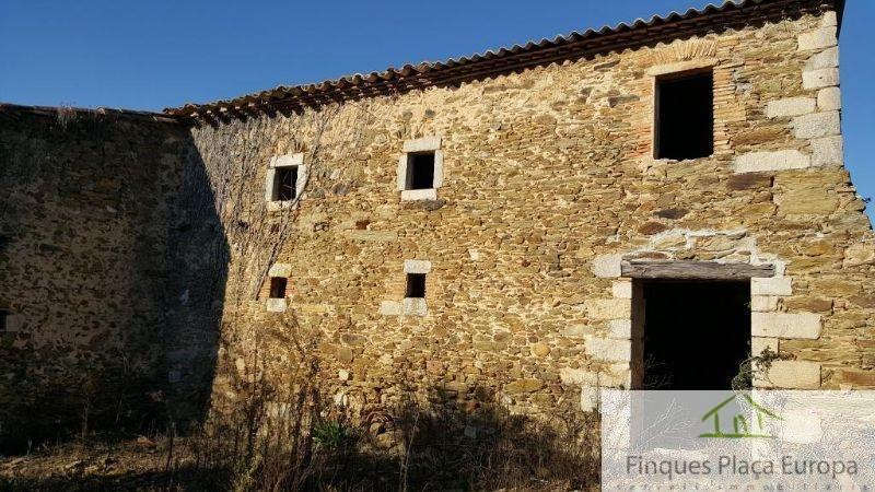 For sale of house in Girona