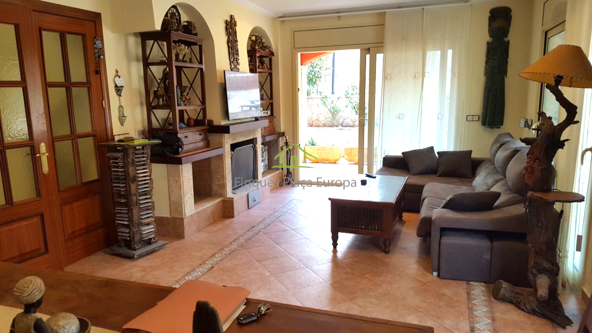 Продажа от

 Домa на S´Agaro