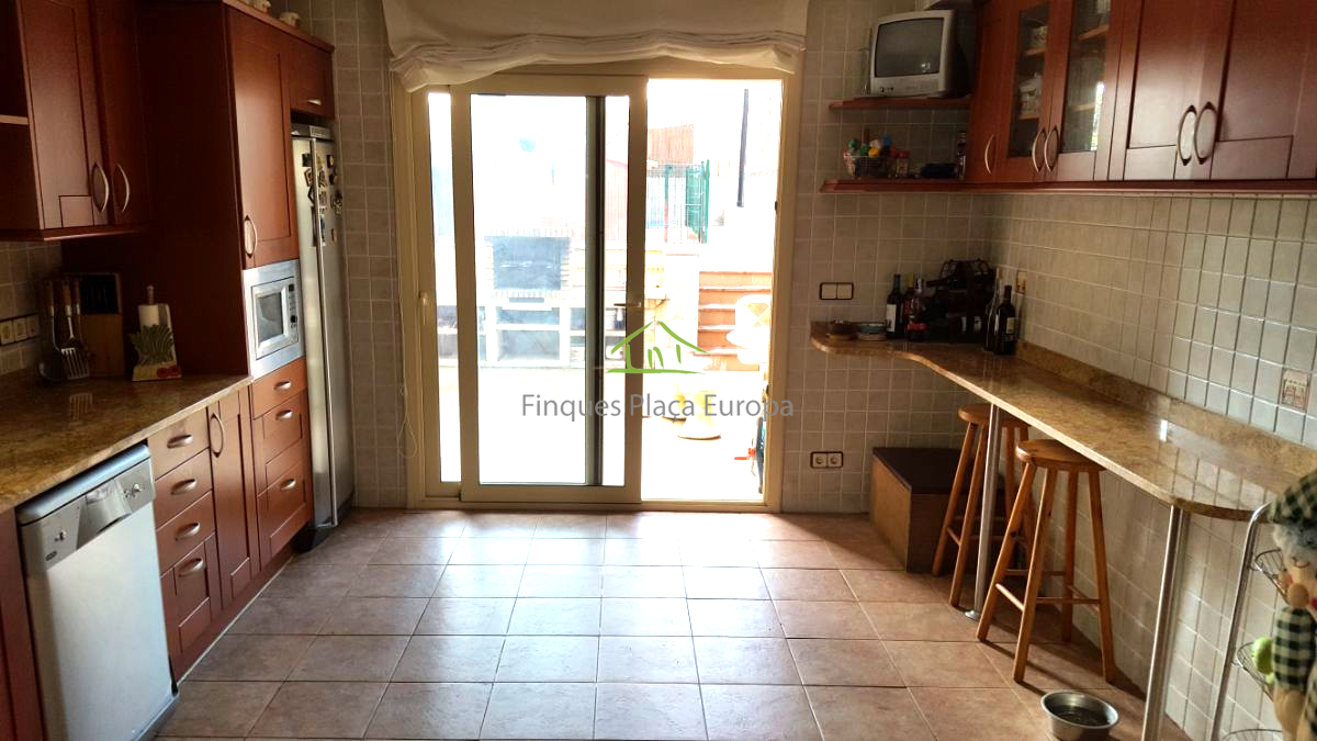 Продажа от

 Домa на S´Agaro