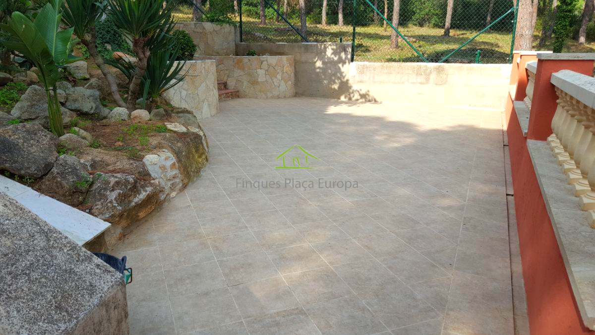 Продажа от

 Домa на S´Agaro