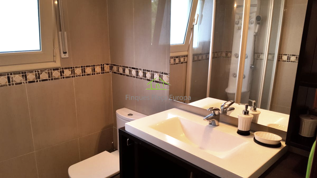 Продажа от

 Домa на S´Agaro