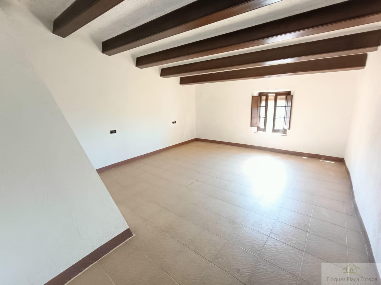 For sale of house in Llagostera