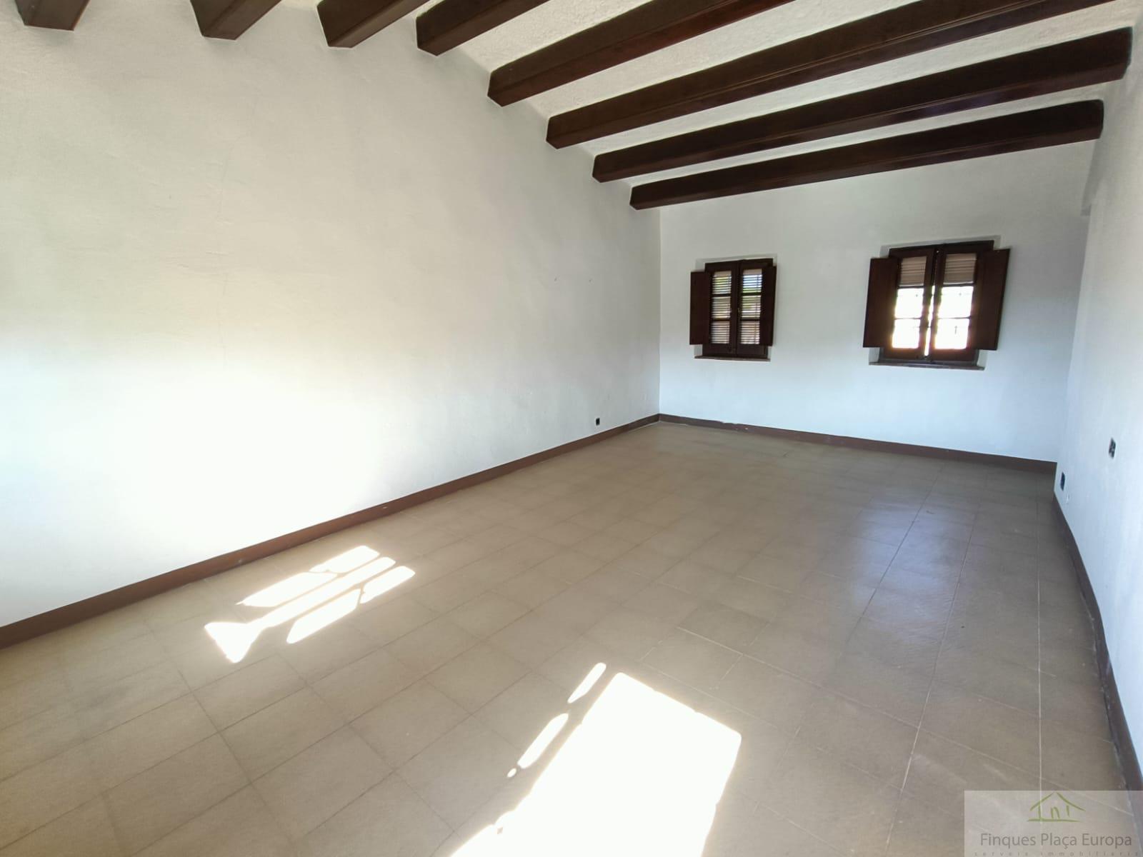 For sale of house in Llagostera