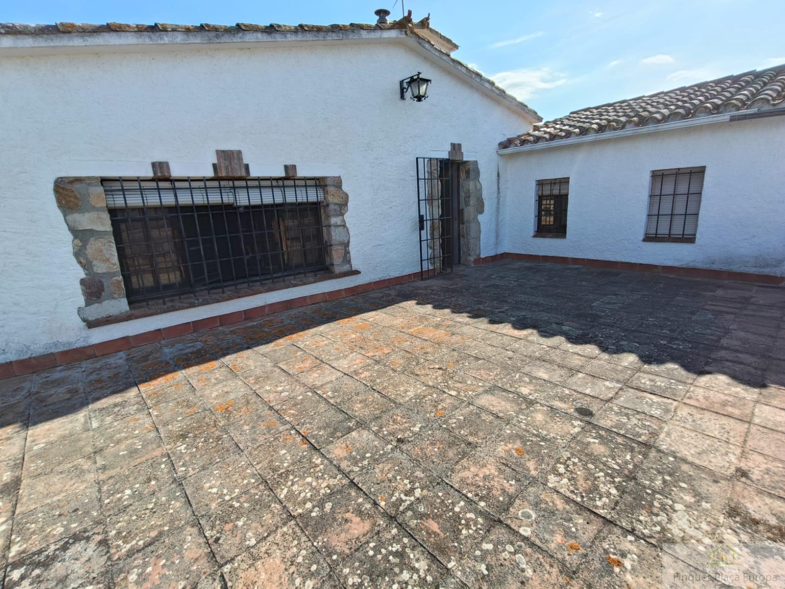 For sale of house in Llagostera