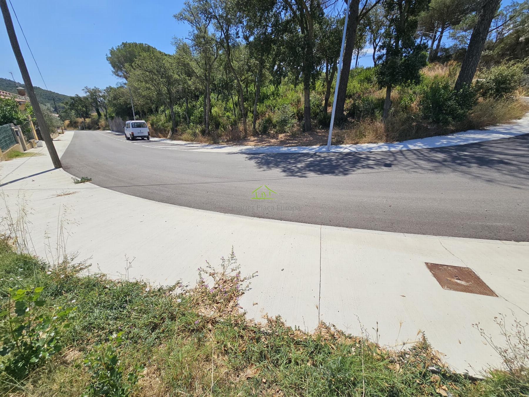 For sale of land in Calonge