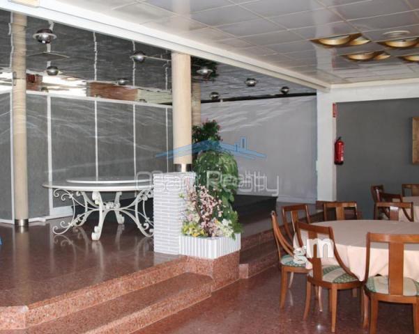 Local, Hosteler\u00eda, 3200 m2, 2 dormitorios, NoBuen estado, Exterior,.