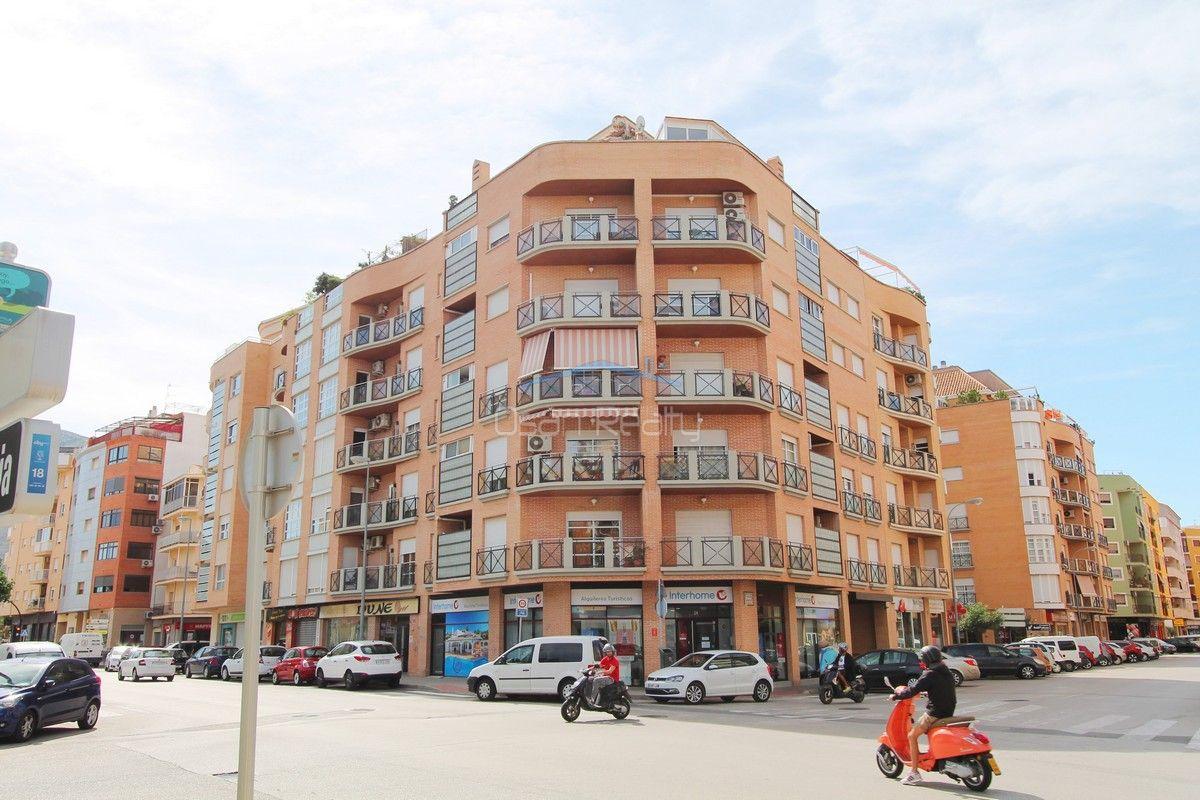 Piso, 135 m2, 3 dormitorios, 2 ba\u00f1os, NoBuen estado, Exterior, plan.