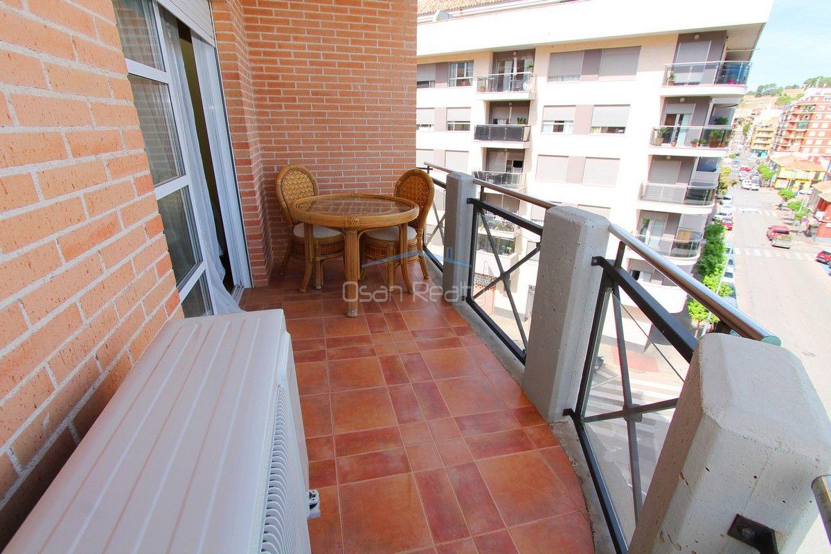 Piso, 135 m2, 3 dormitorios, 2 ba\u00f1os, NoBuen estado, Exterior, plan.