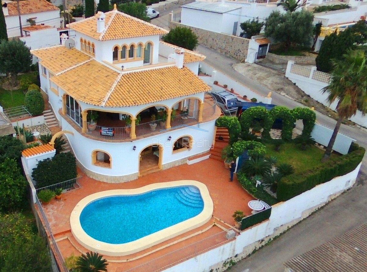 Verkoop van kleine villa
 in Dénia