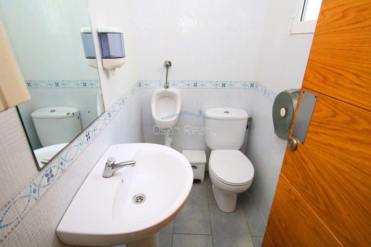 Local, Hosteler\u00eda, 135 m2, 20 dormitorios, NoBuen estado, Exterior,.