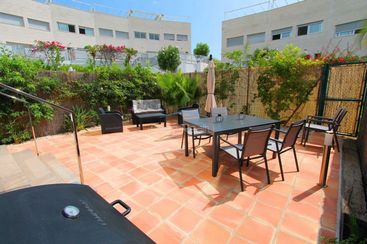 Casa, Adosado, 167 m2, 90 Metros de parcela, 3 dormitorios, 3 ba\u00f1os.