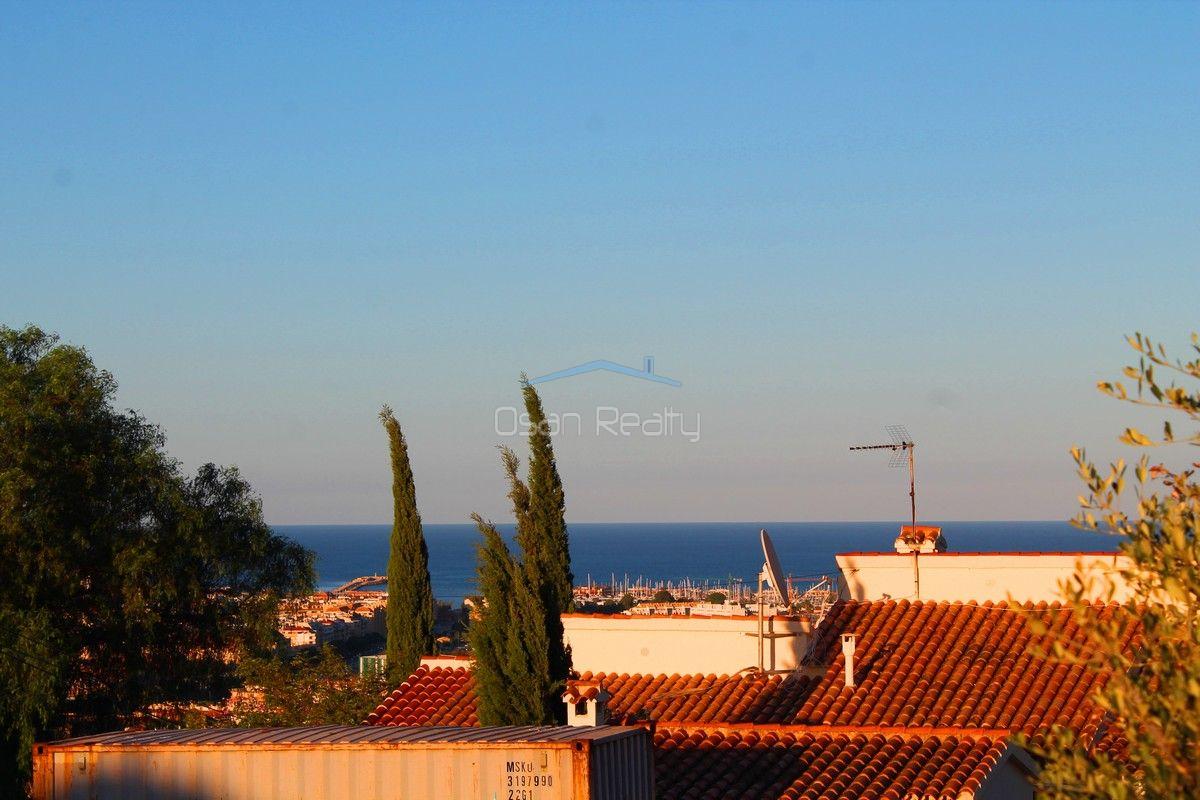 For sale of land in Dénia