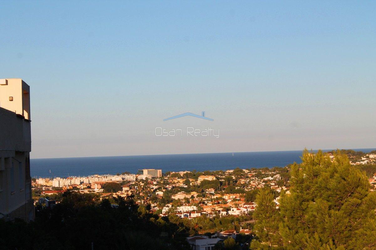 For sale of land in Dénia