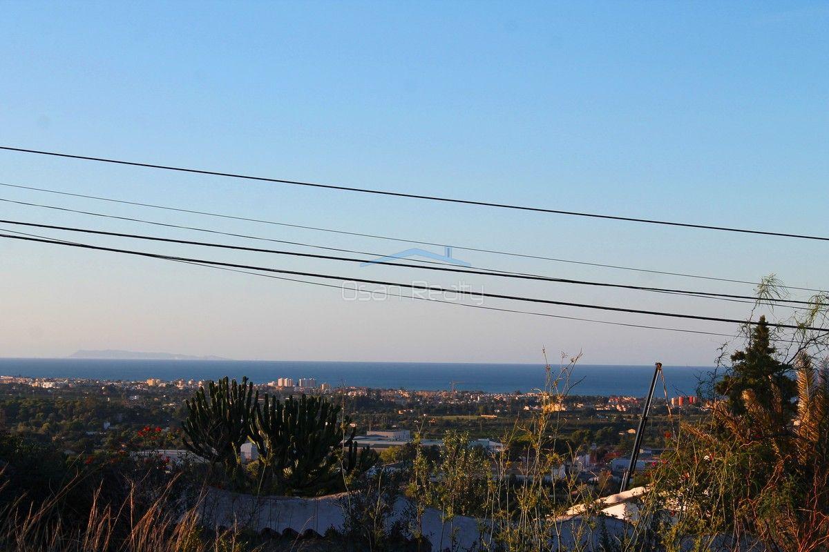 For sale of land in Dénia