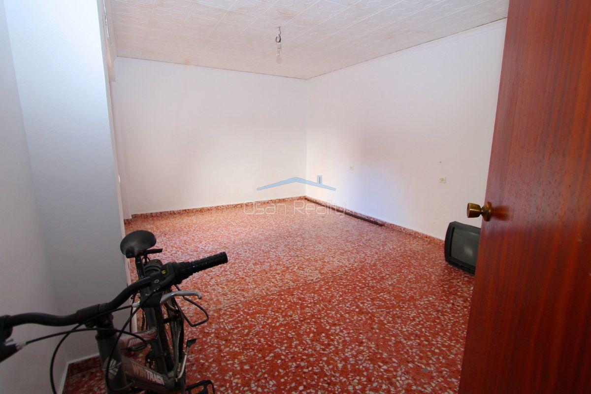 Casa, De pueblo, 260 m2, 6 dormitorios, 2 ba\u00f1os, NoSemi reformado, .