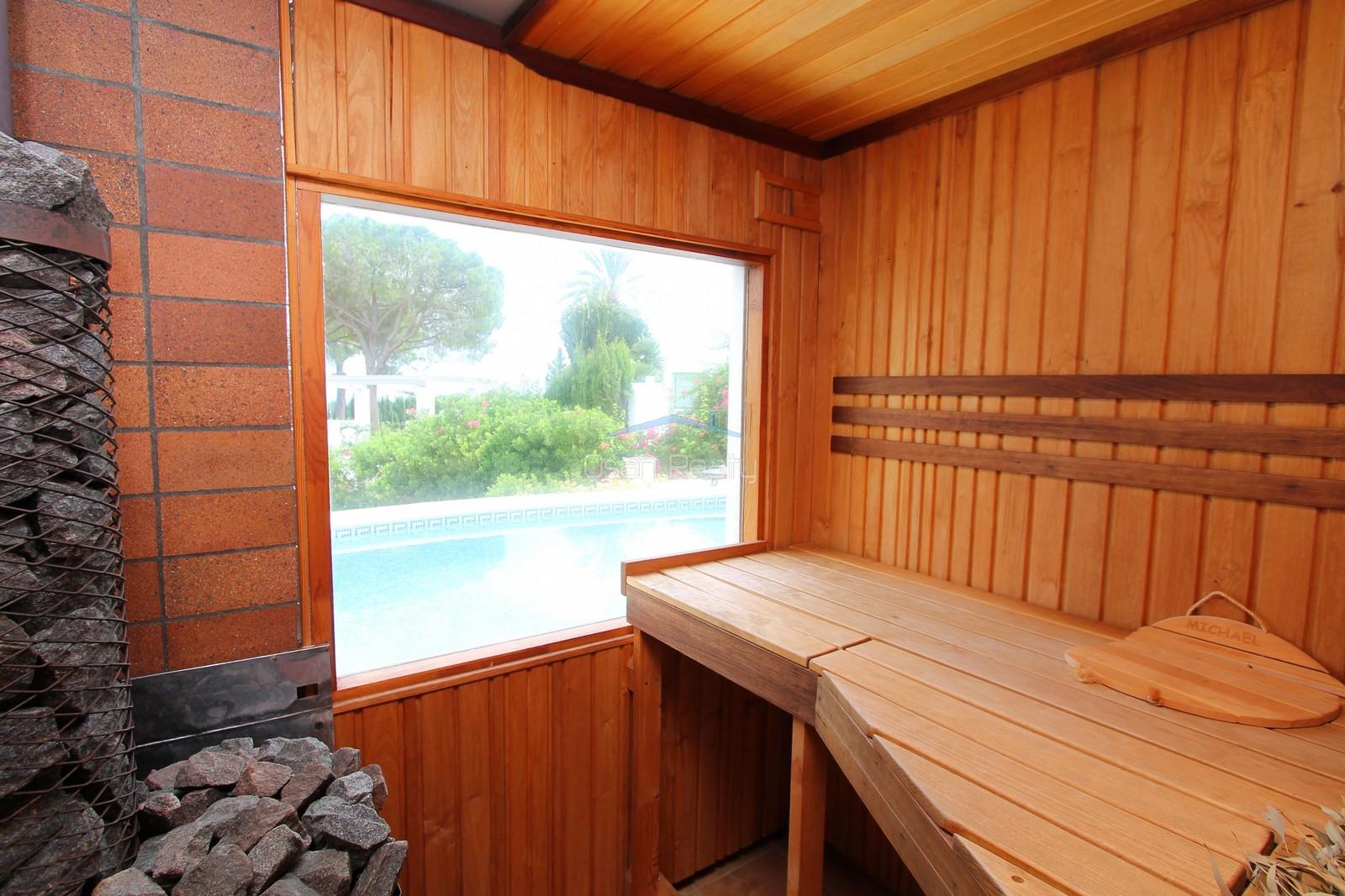 Zu verkaufen von chalet in
 Dénia