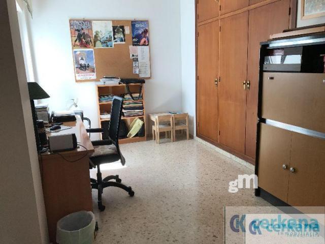 For sale of flat in Gines