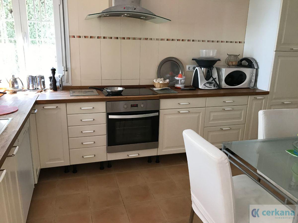 For sale of chalet in Gines