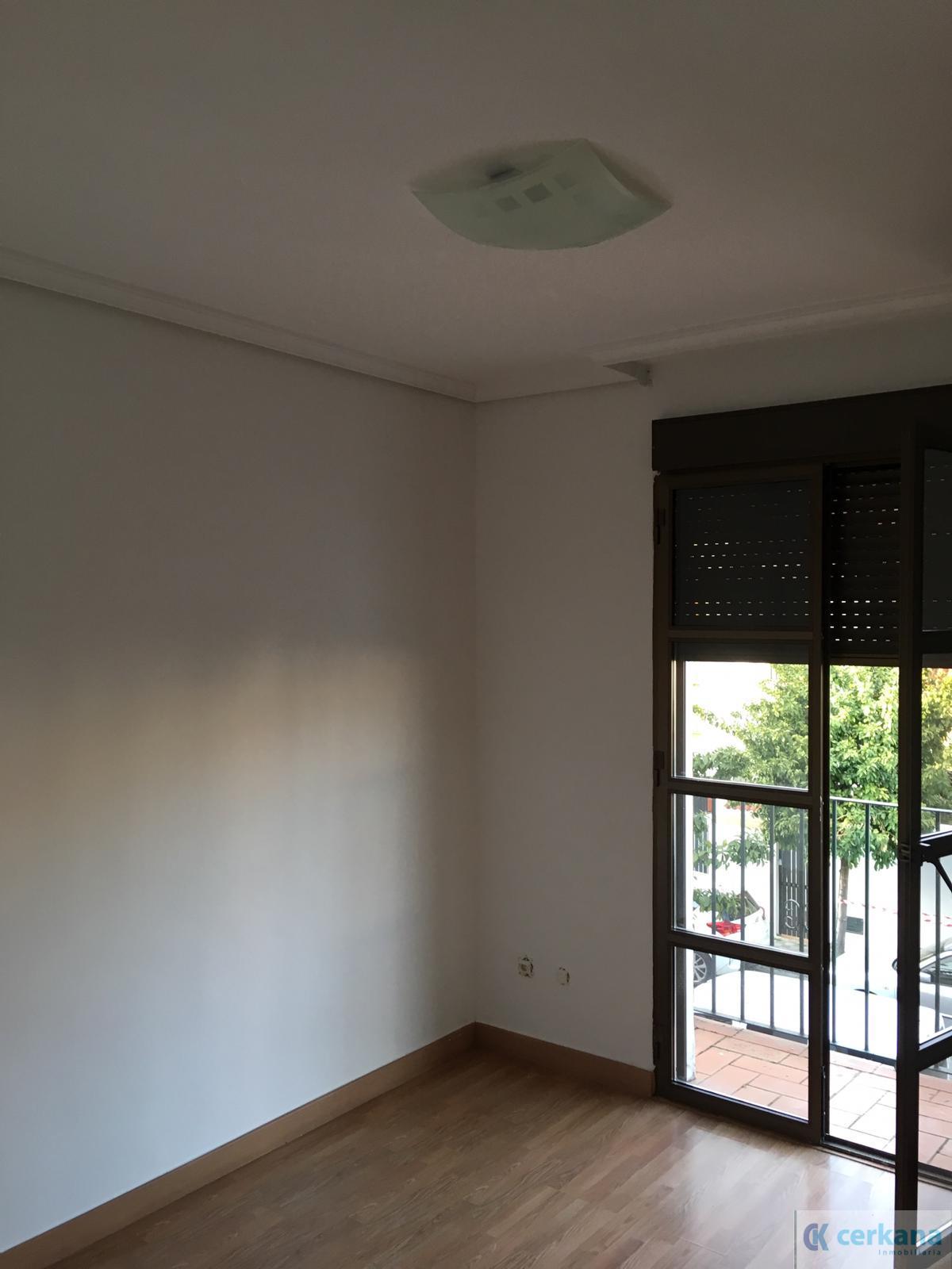 For rent of house in Gines
