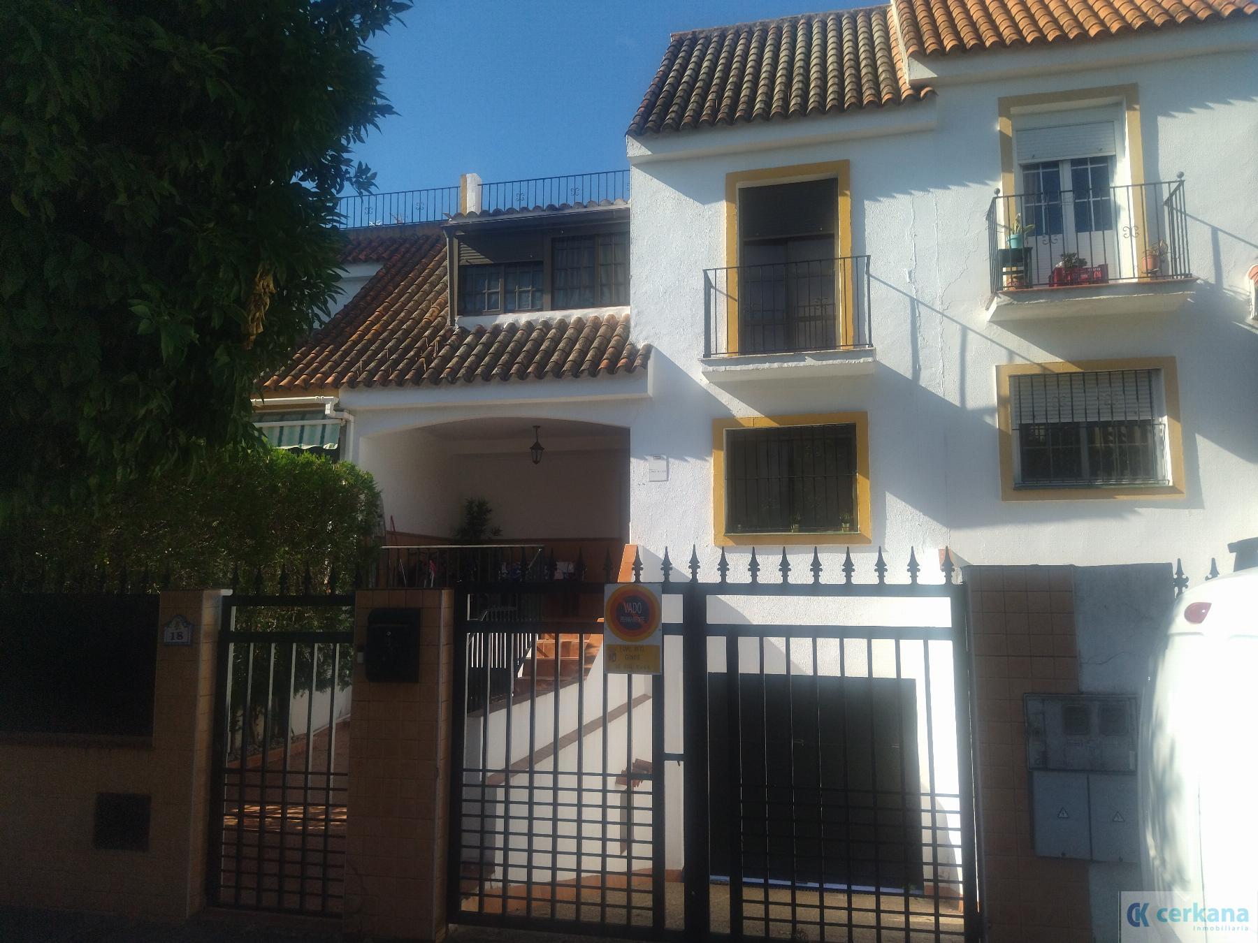 For rent of house in Gines