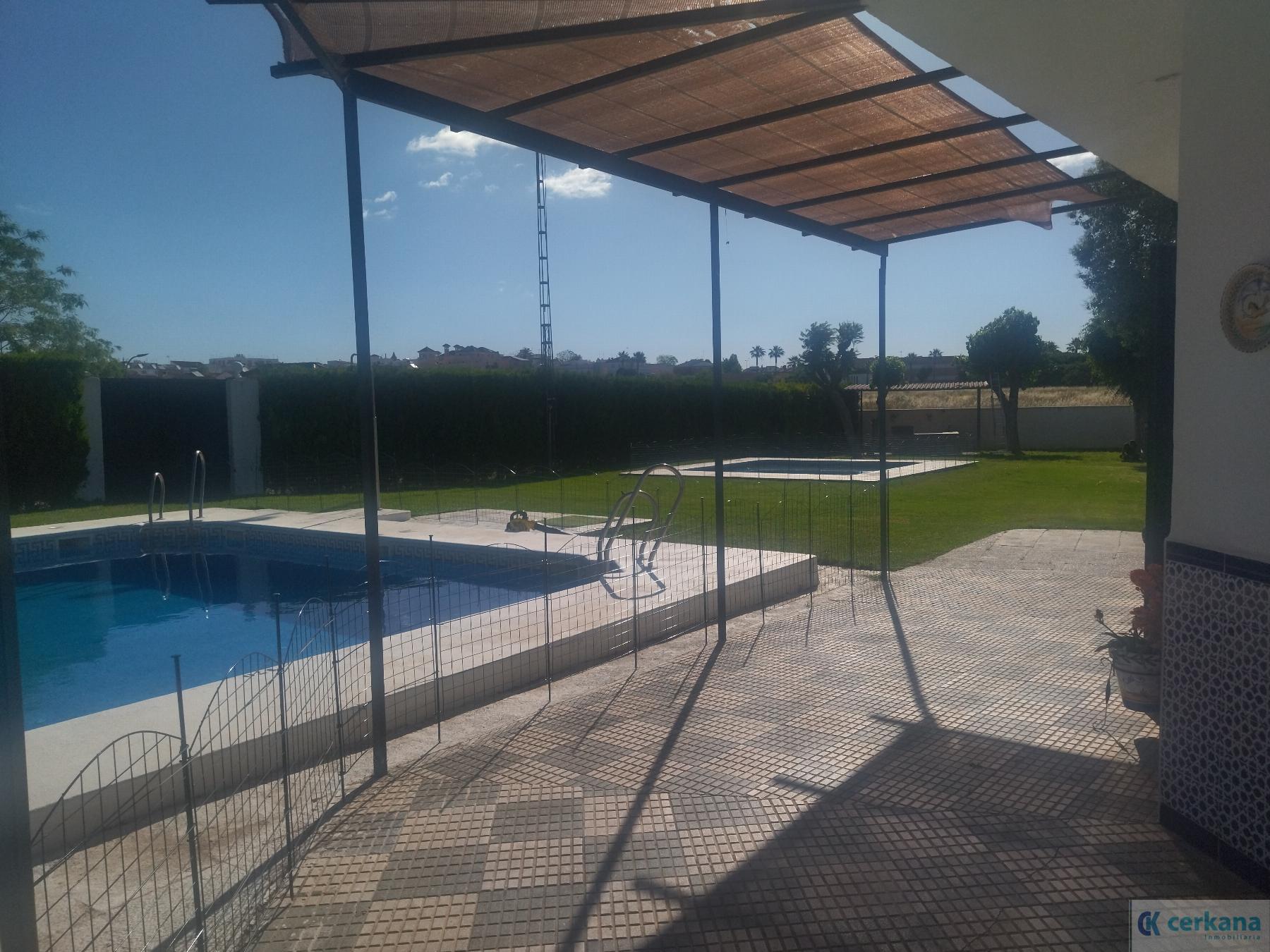 For rent of house in Gines