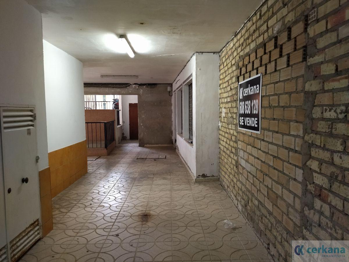 Venta de local comercial en Sanlúcar la Mayor
