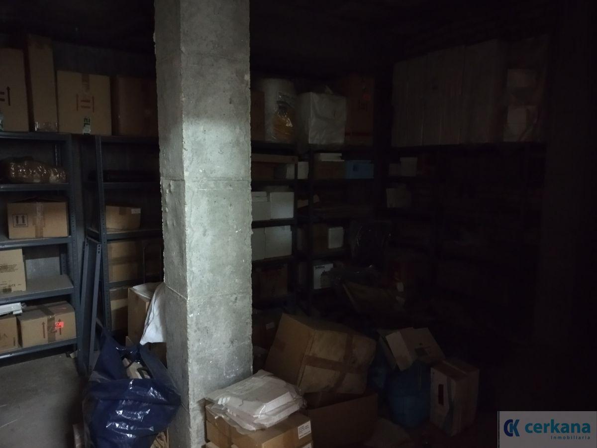 Venta de local comercial en Sanlúcar la Mayor