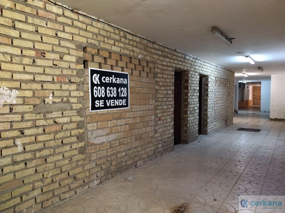 Venta de local comercial en Sanlúcar la Mayor