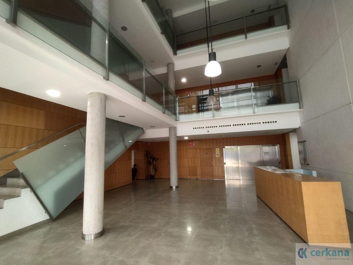 For rent of office in Salteras