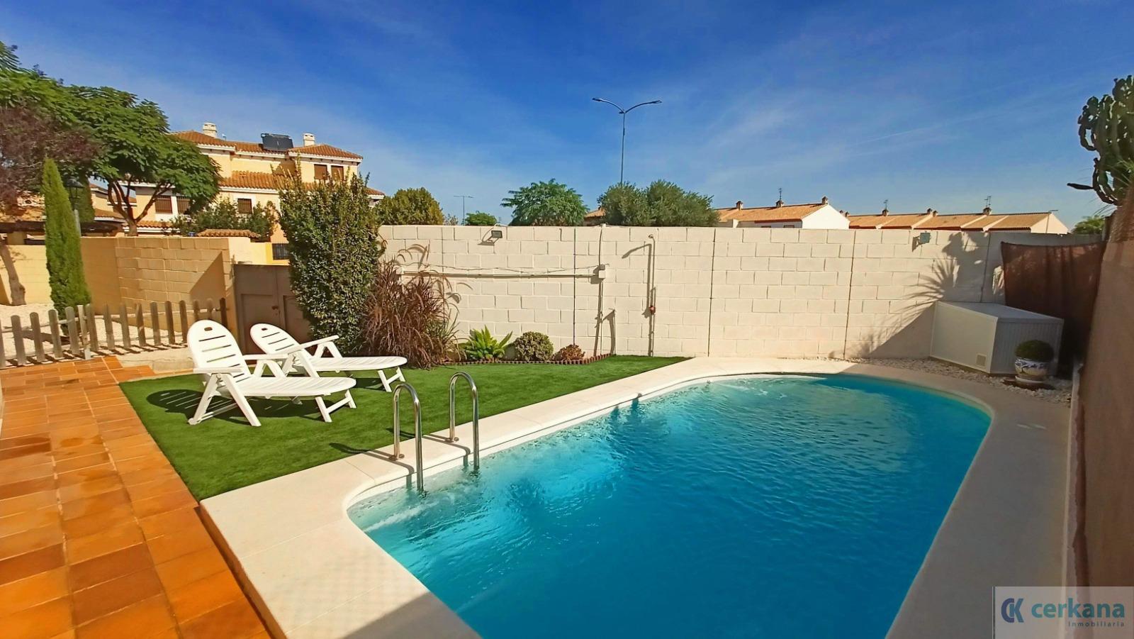 For sale of chalet in Espartinas