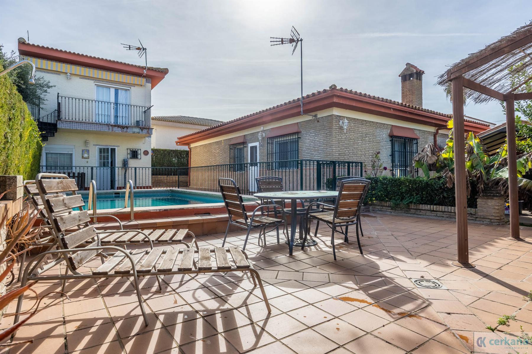 For sale of chalet in Valencina de la Concepción