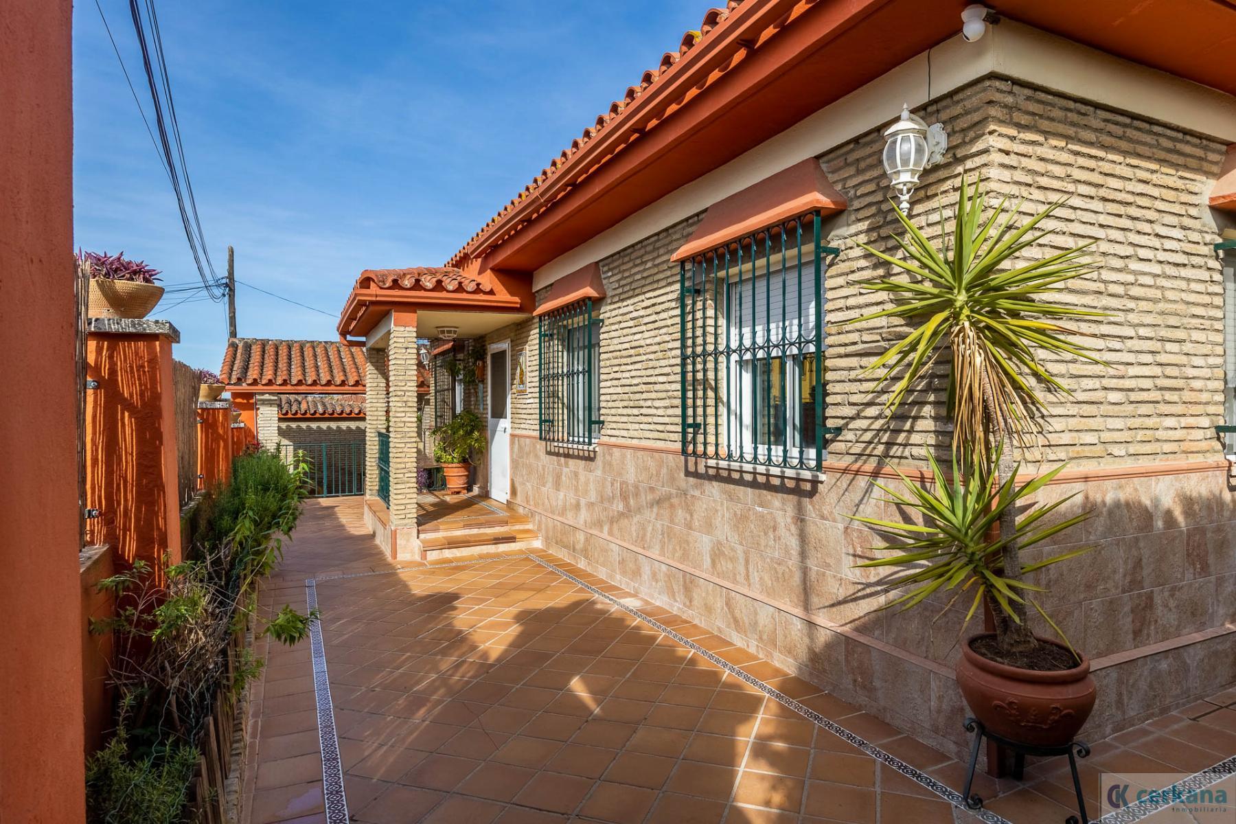 For sale of chalet in Valencina de la Concepción