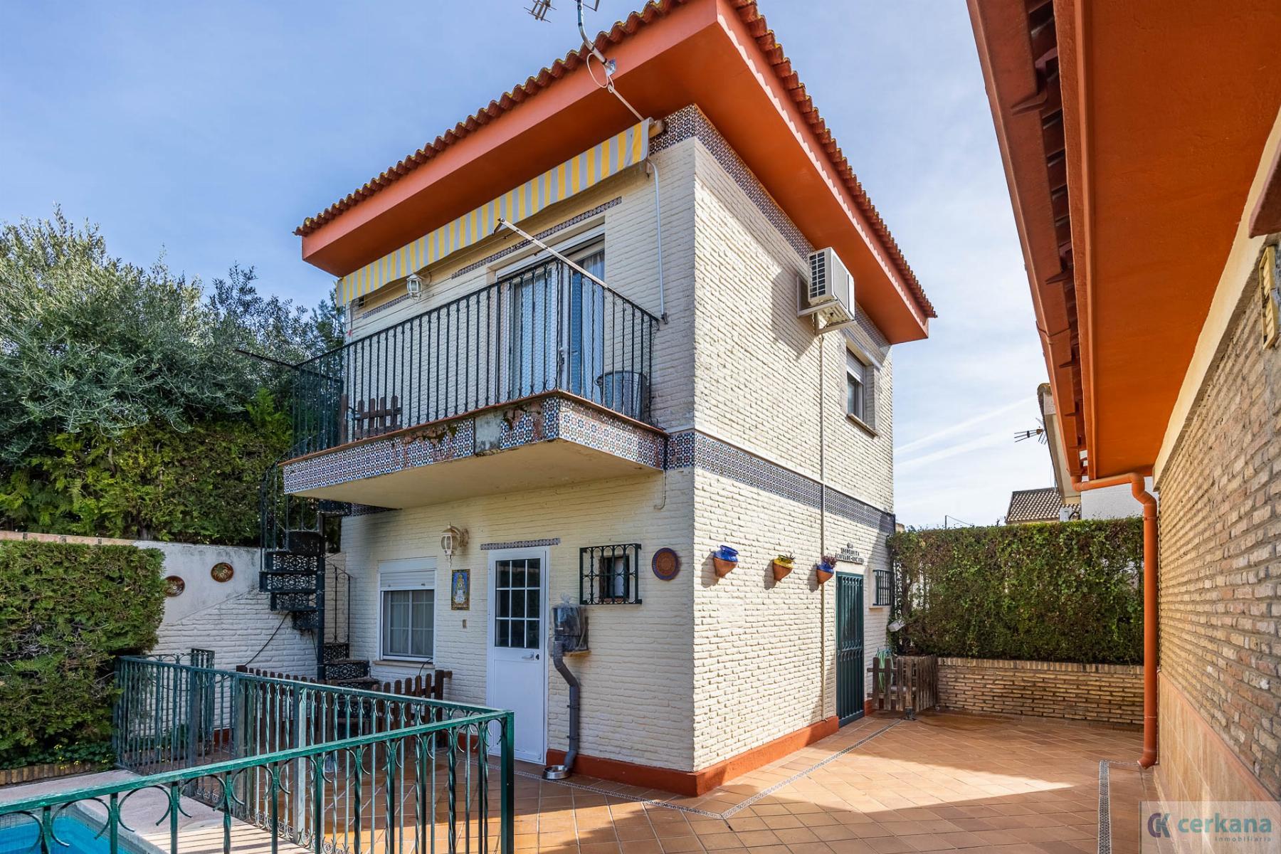 For sale of chalet in Valencina de la Concepción