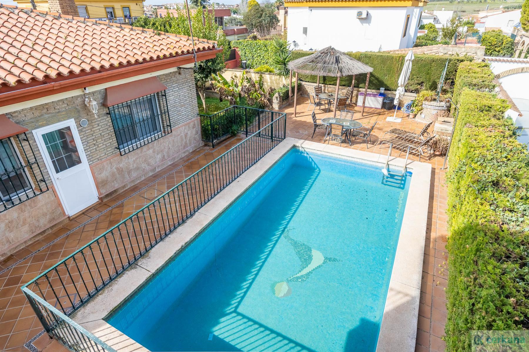 For sale of chalet in Valencina de la Concepción