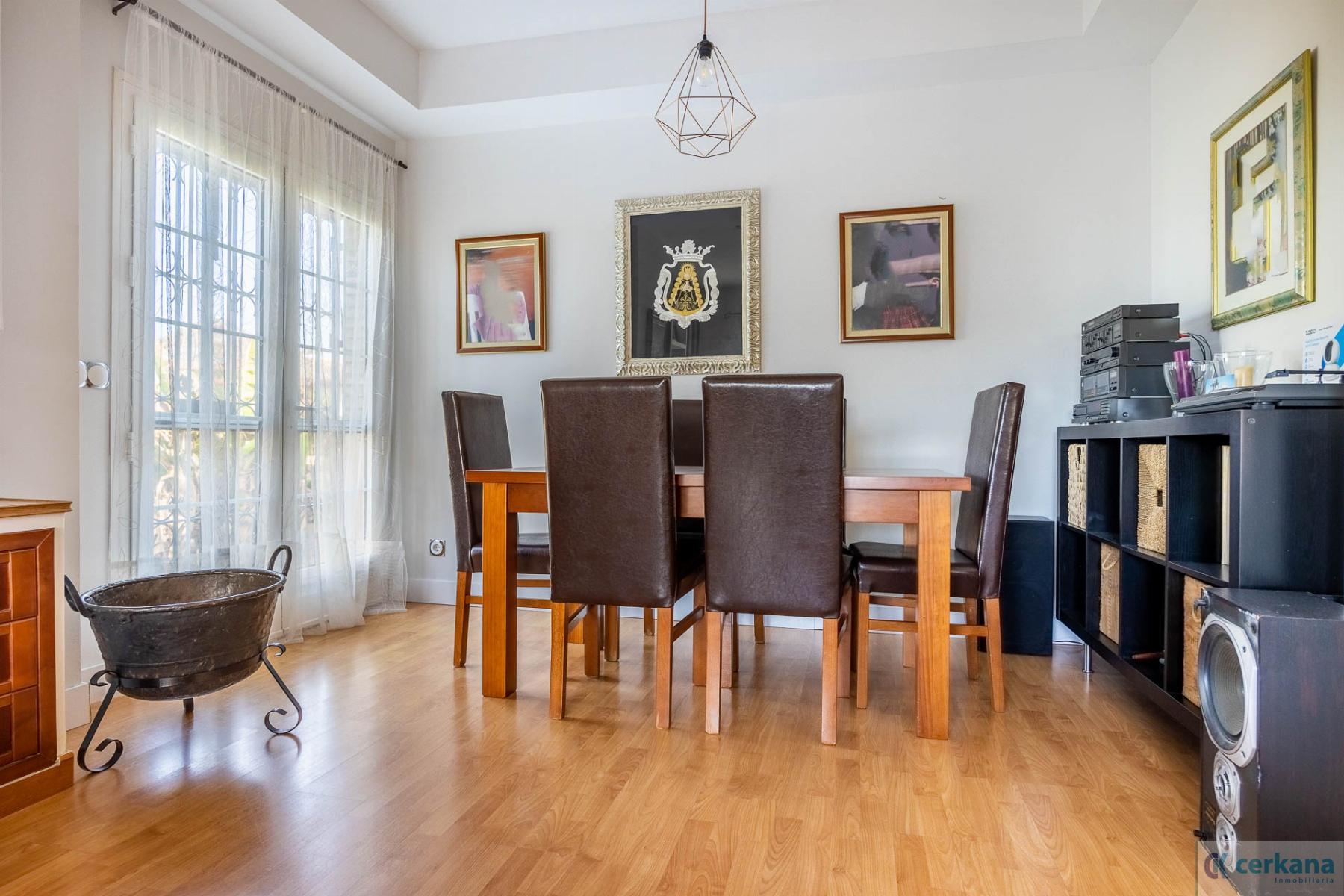 For sale of chalet in Valencina de la Concepción