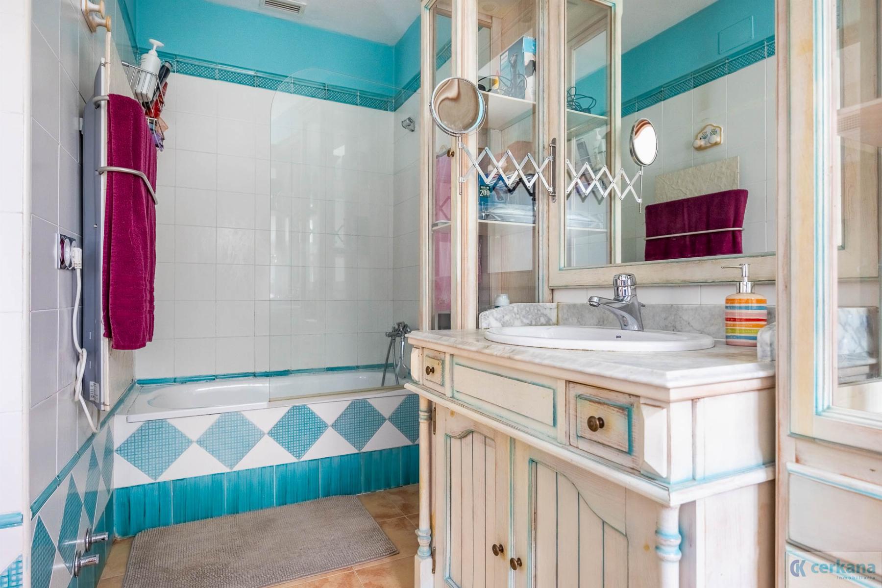 For sale of chalet in Valencina de la Concepción