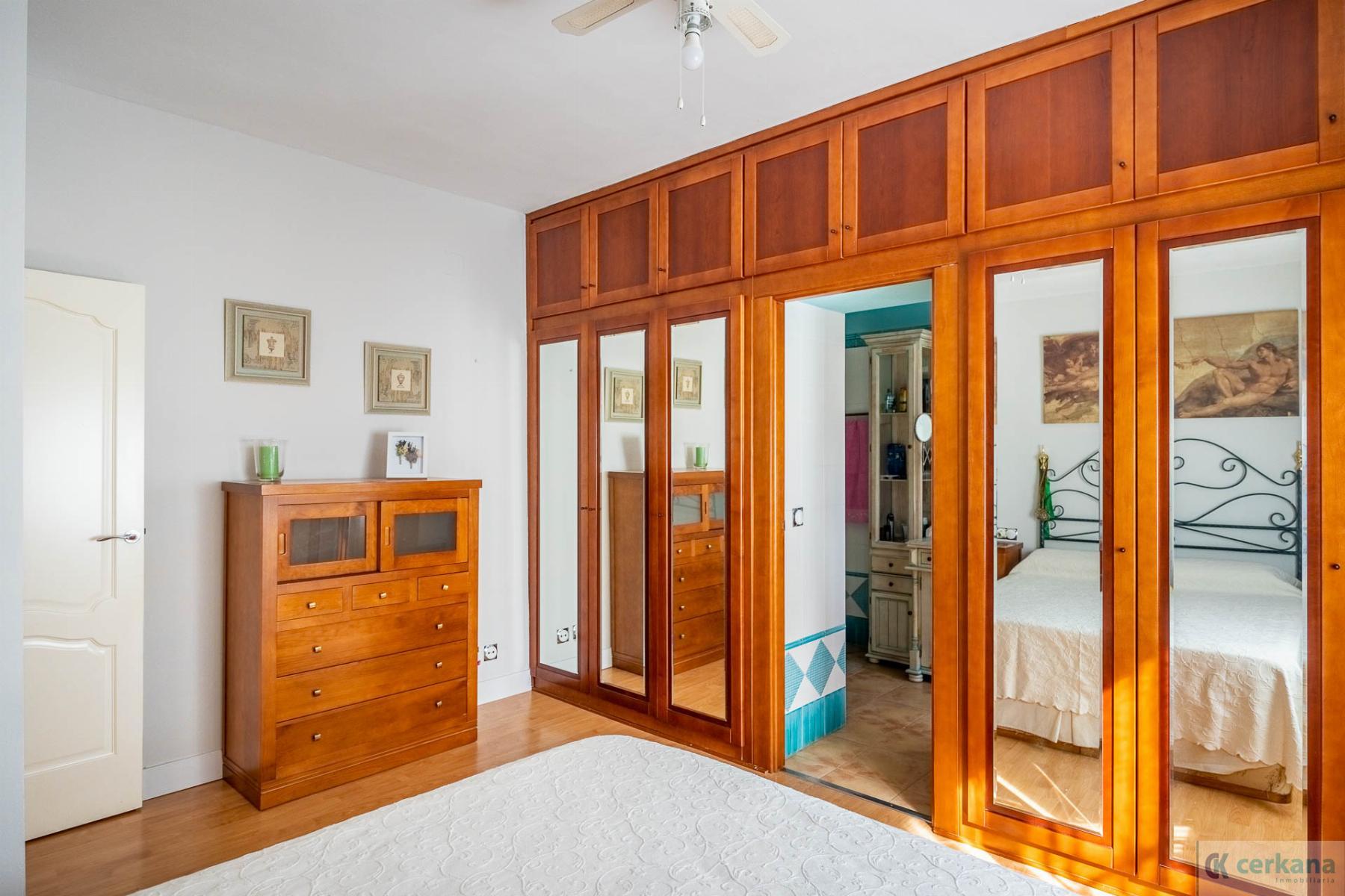 For sale of chalet in Valencina de la Concepción
