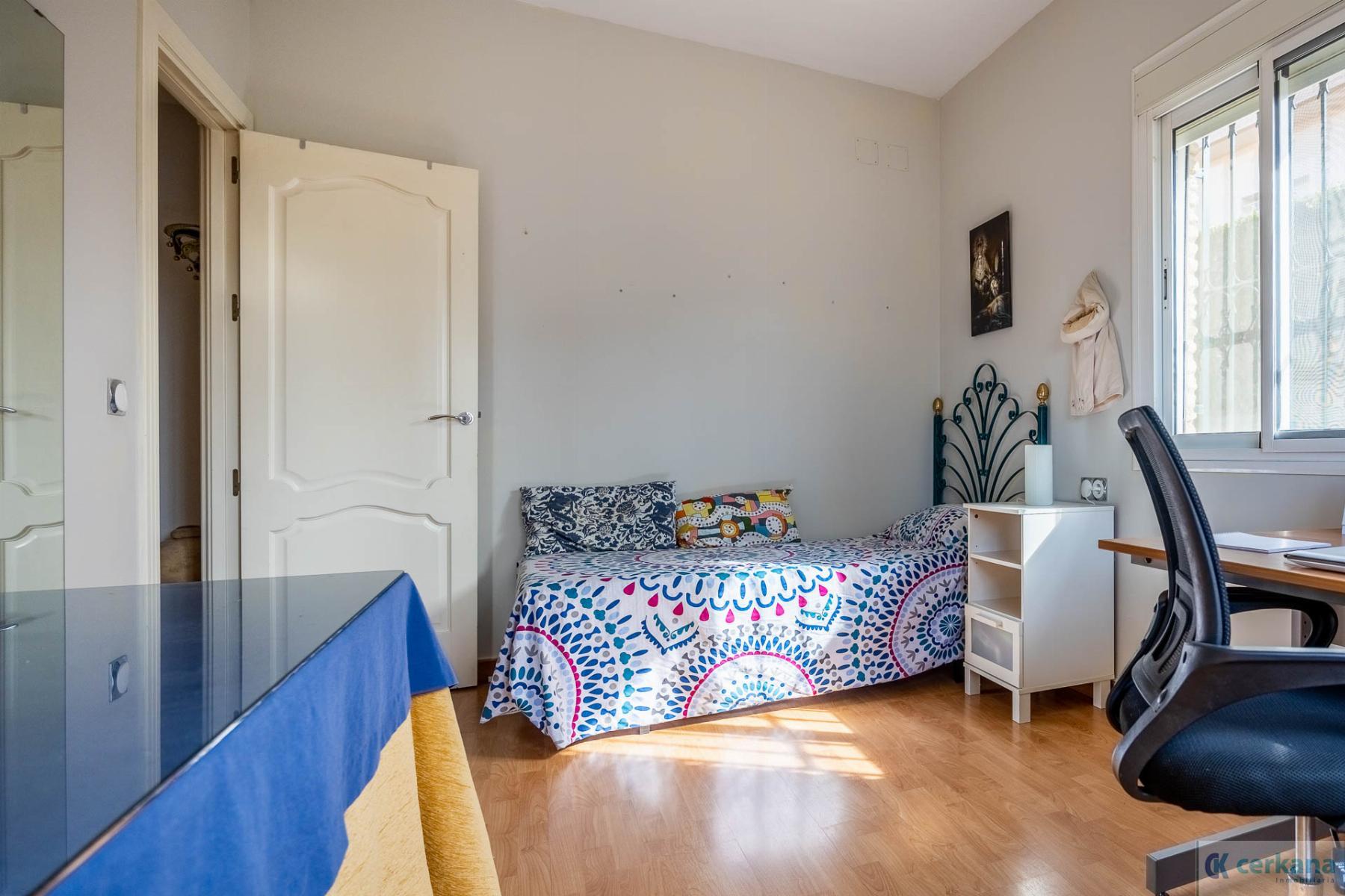 For sale of chalet in Valencina de la Concepción