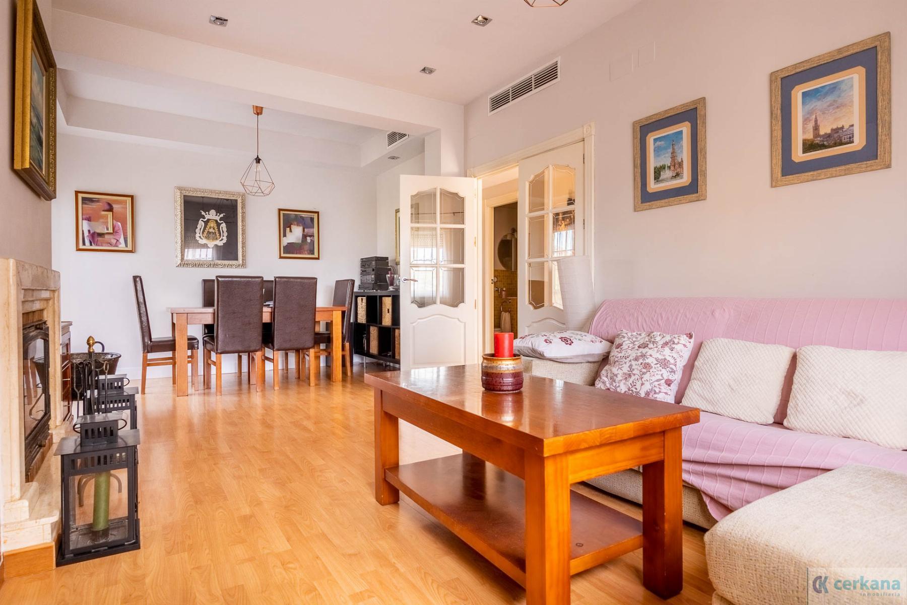 For sale of chalet in Valencina de la Concepción