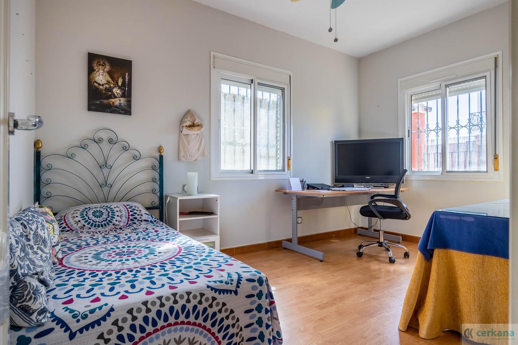 For sale of chalet in Valencina de la Concepción