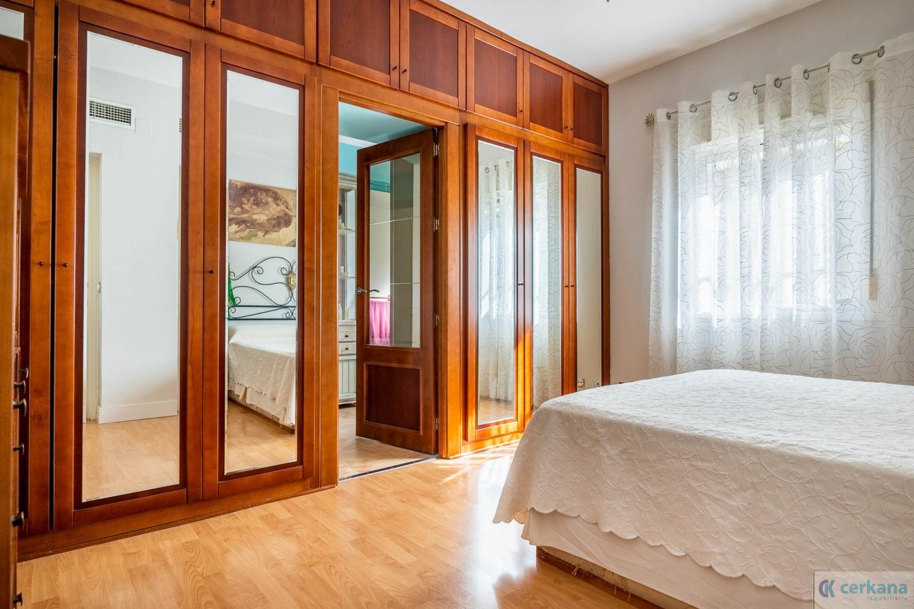 For sale of chalet in Valencina de la Concepción