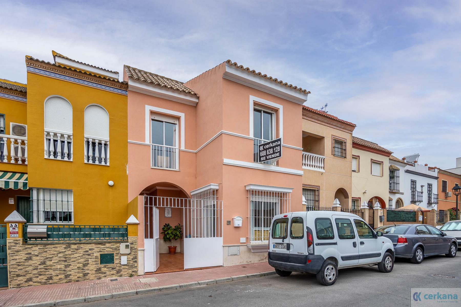 For sale of house in Gines