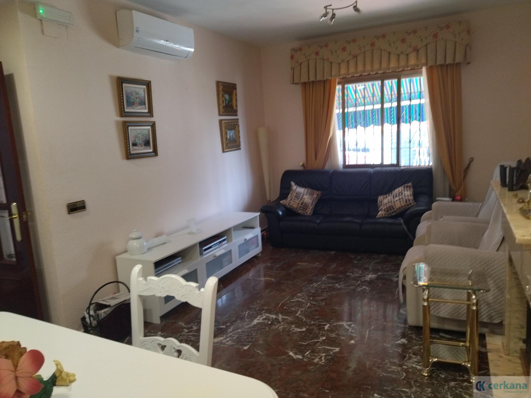 For rent of chalet in Gines