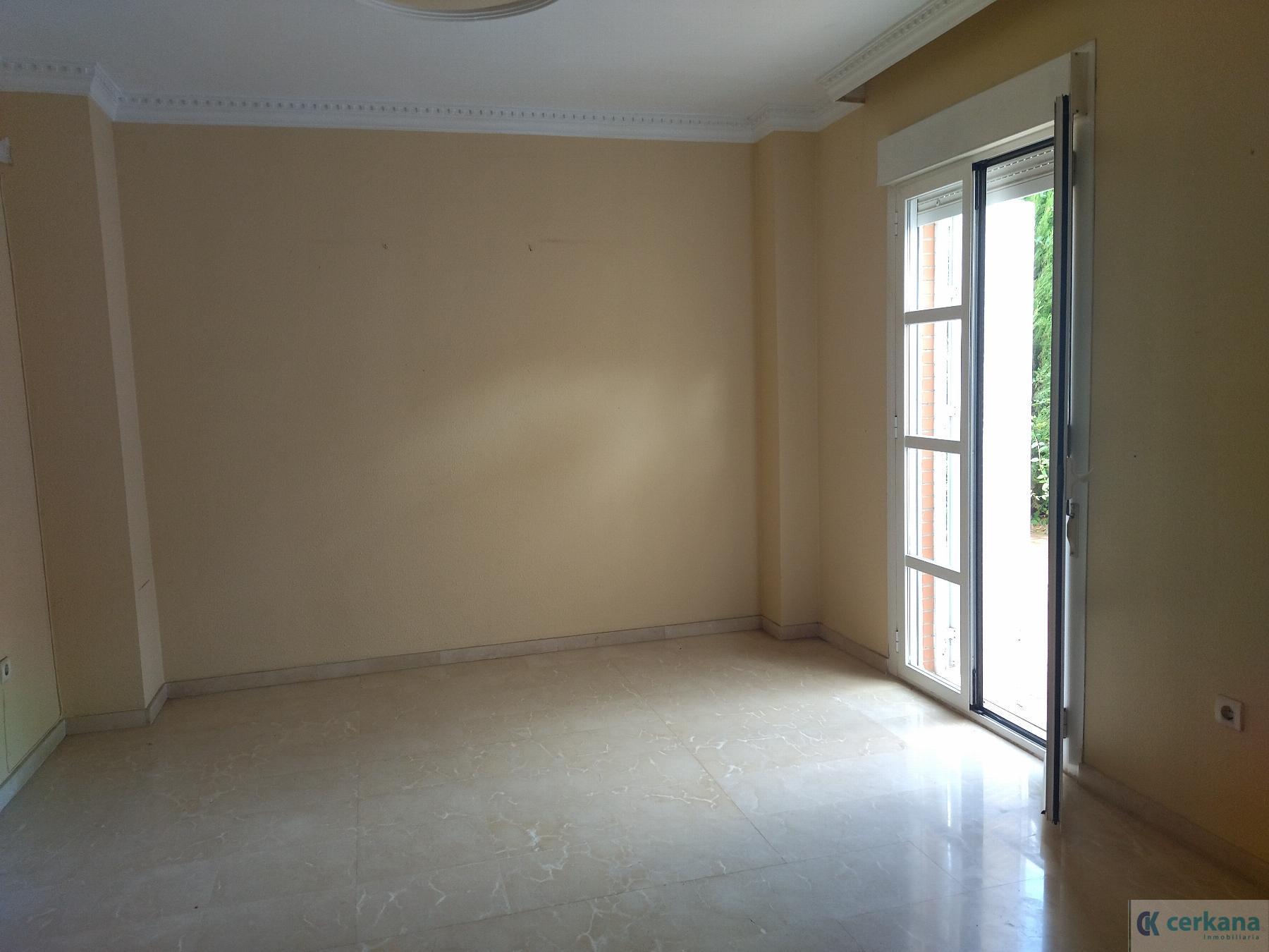 For sale of chalet in Gines