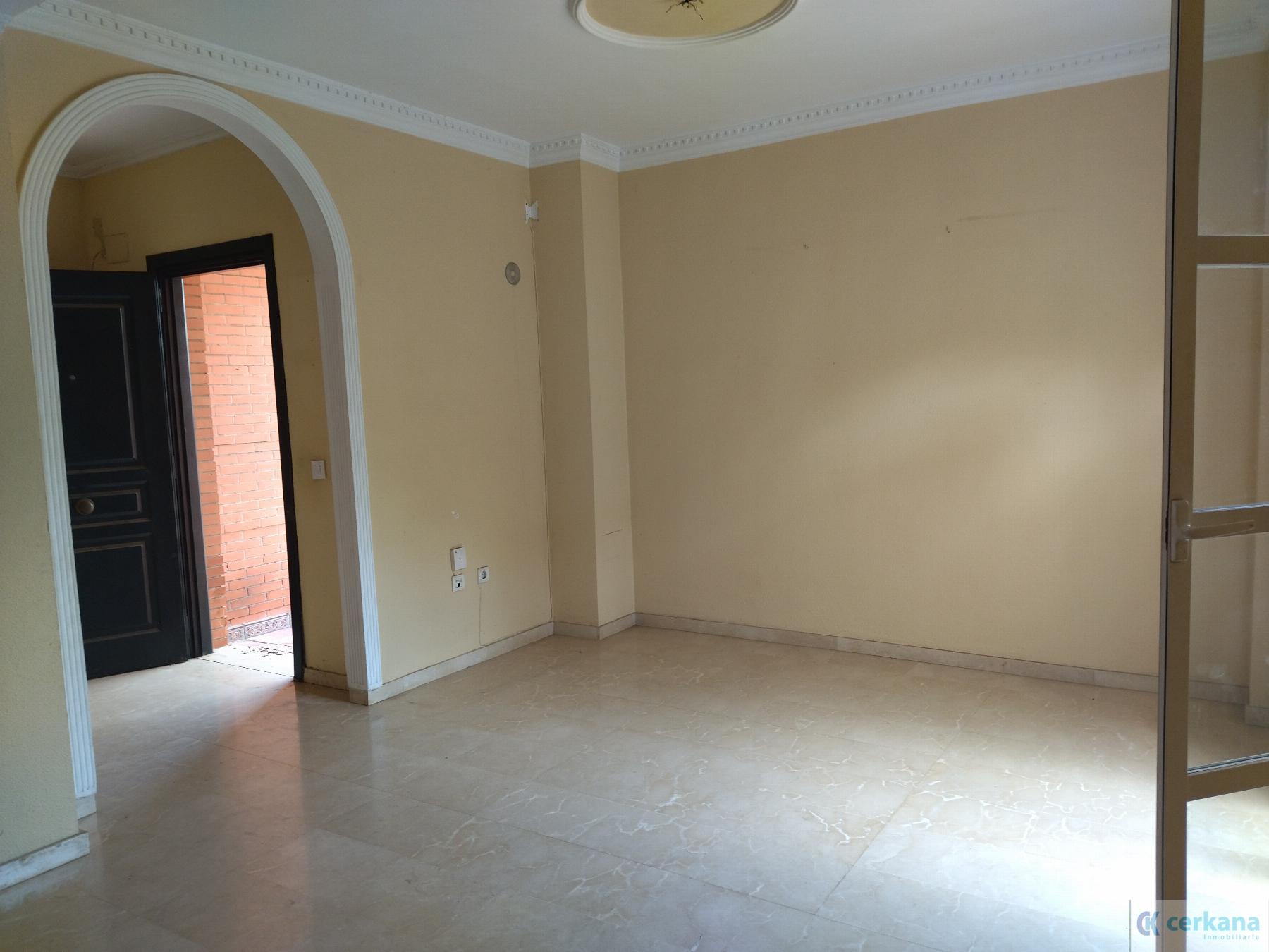 For sale of chalet in Gines