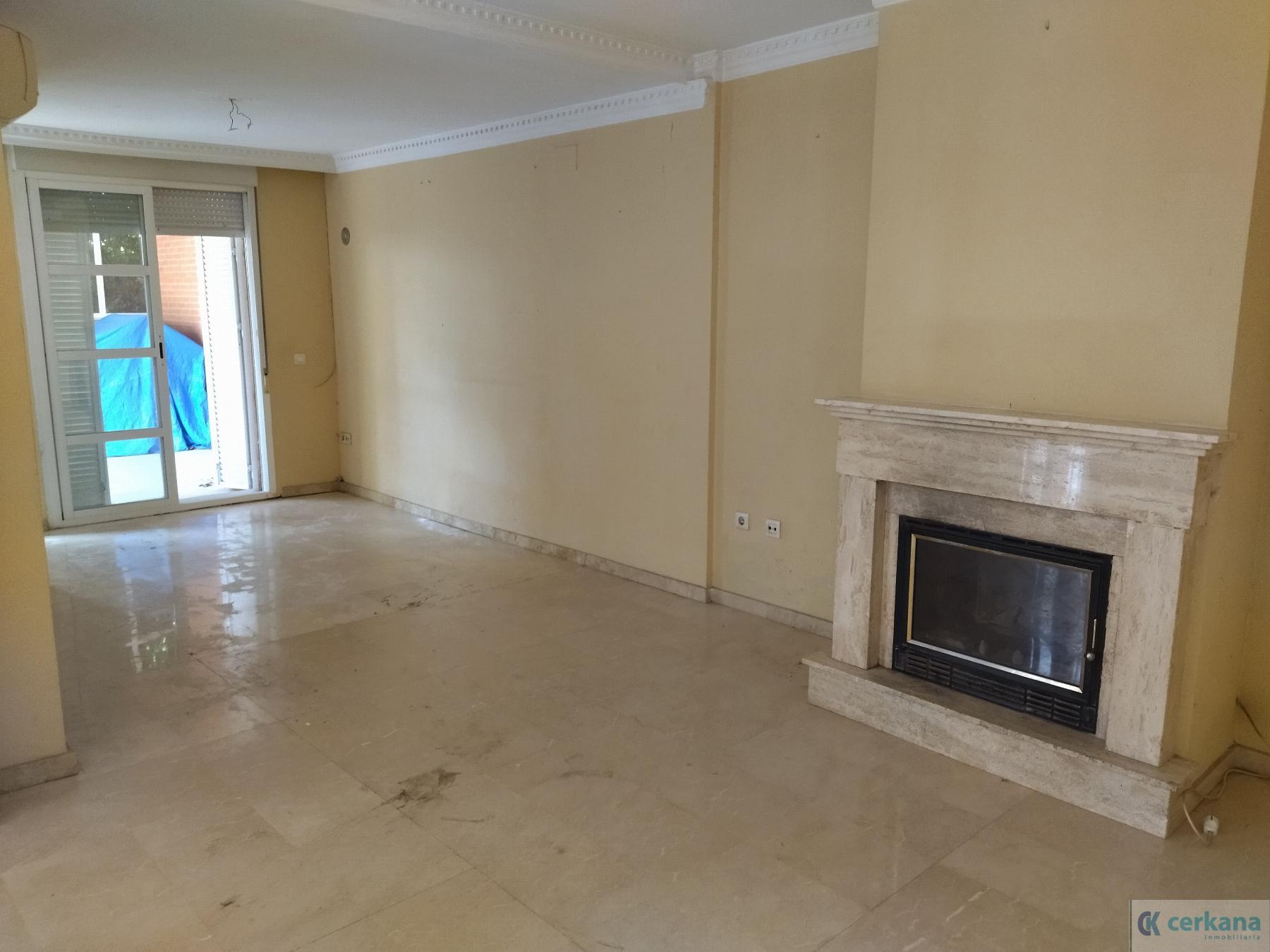 For sale of chalet in Gines