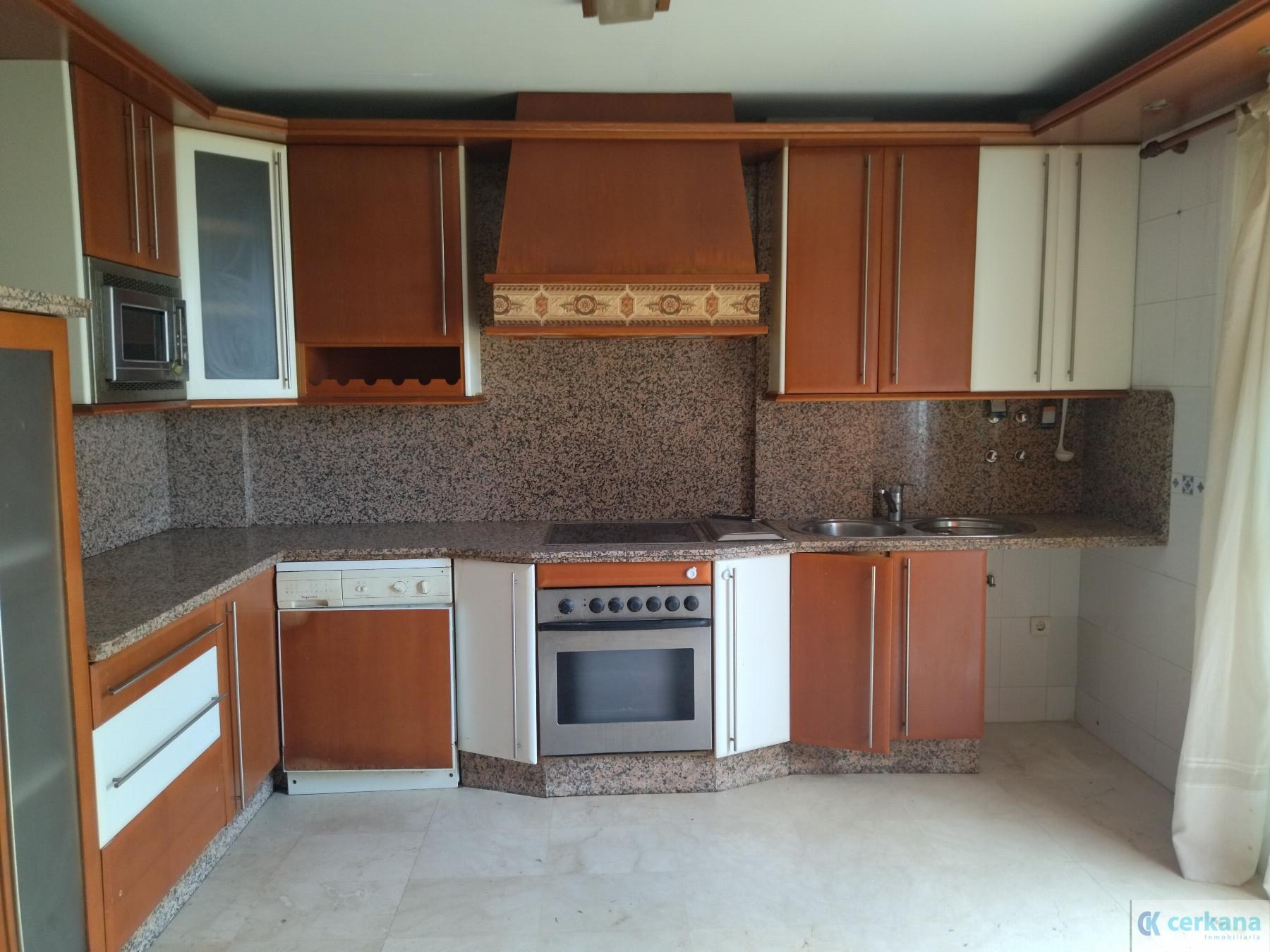 For sale of chalet in Gines